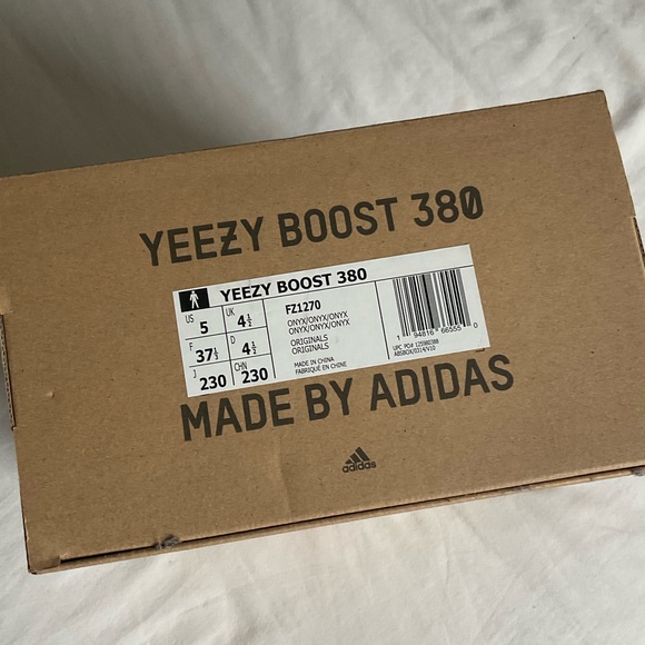 Adidas Yeezy Boost 380 - Picture 6 of 6